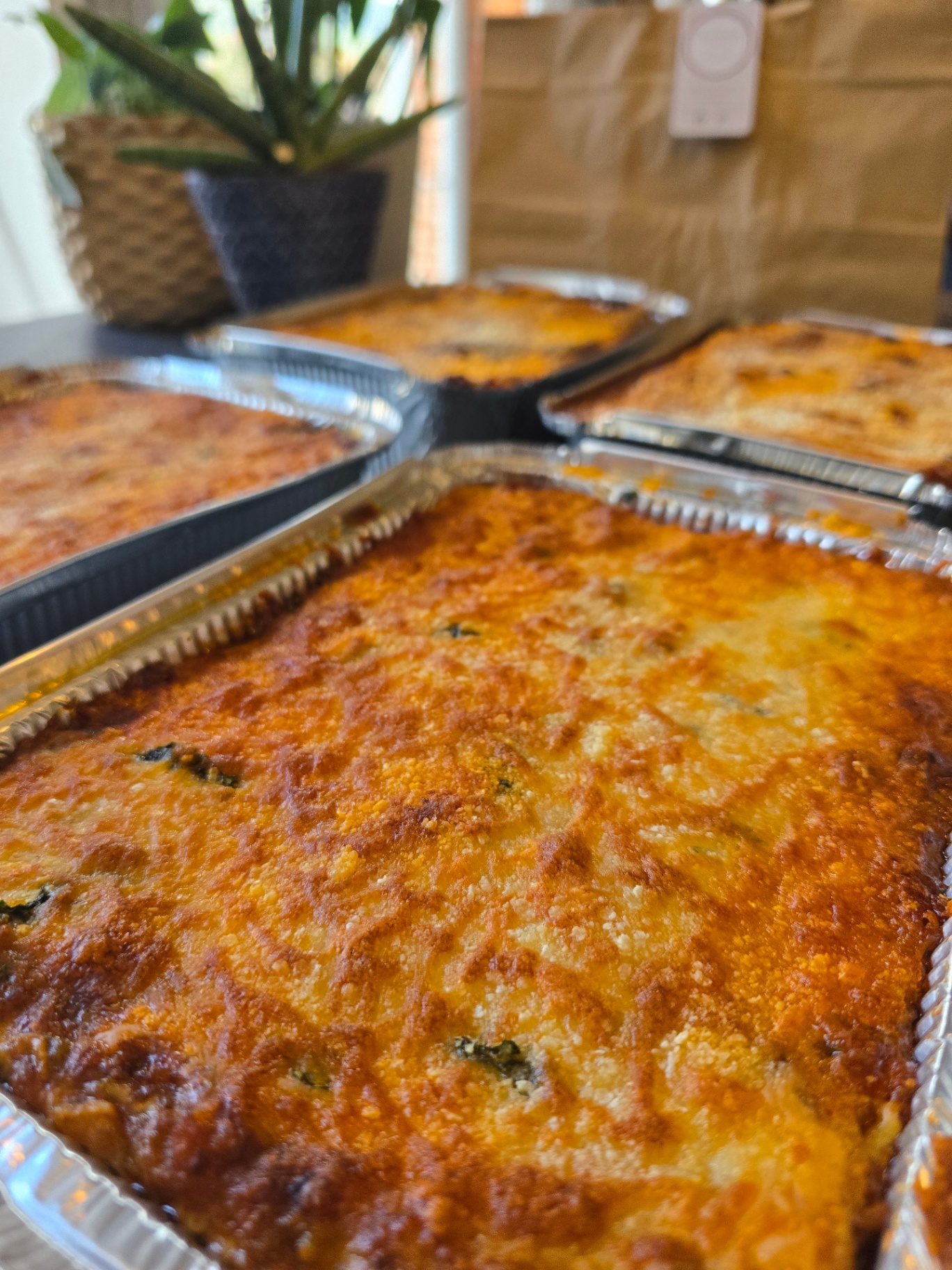 Lasagnes maison en barquettes, prêtes à emporter